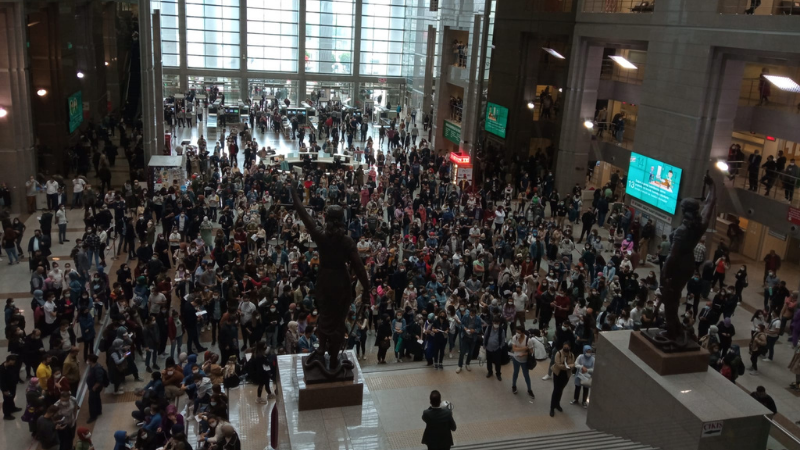 İstanbul Adalet Sarayı'nda klavye sınavı yoğunluğu; pandemi tedbirleri unutuldu!