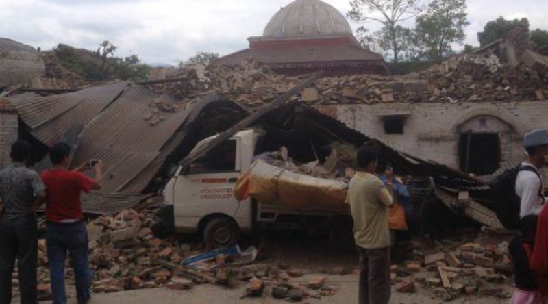 Nepal'de ölü sayısı 7 bin 40&#39;a yükseldi